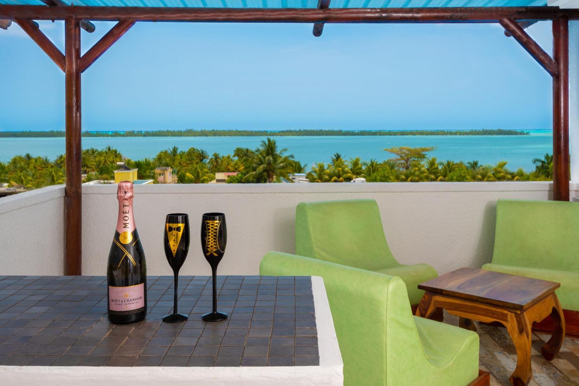 Twakila Sunset Suites Ла-Ґулет Екстер'єр фото