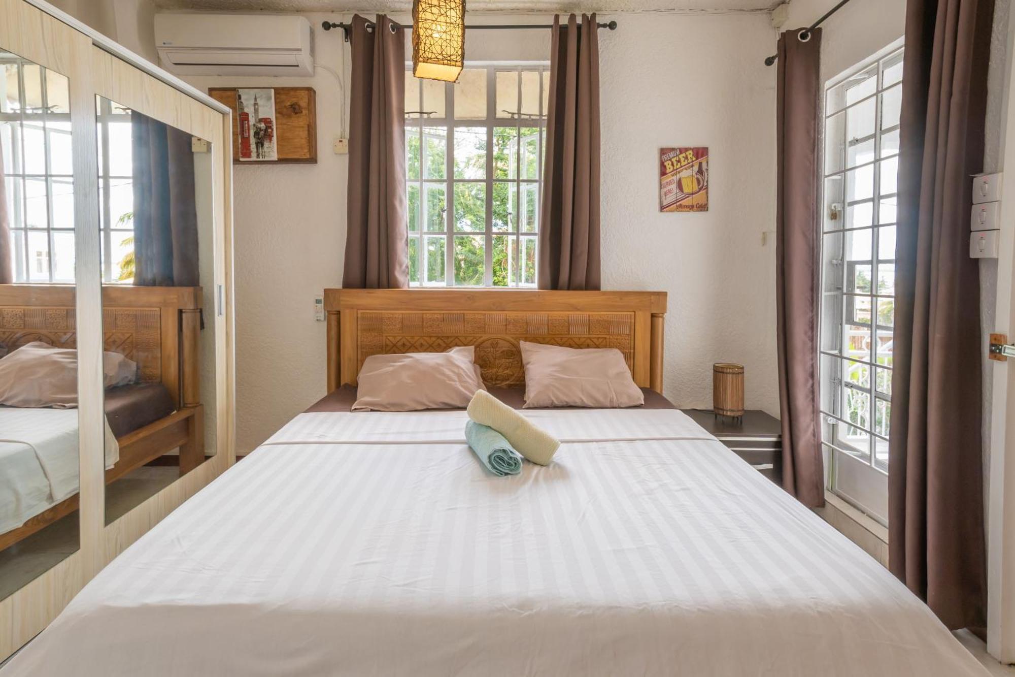 Twakila Sunset Suites Ла-Ґулет Екстер'єр фото