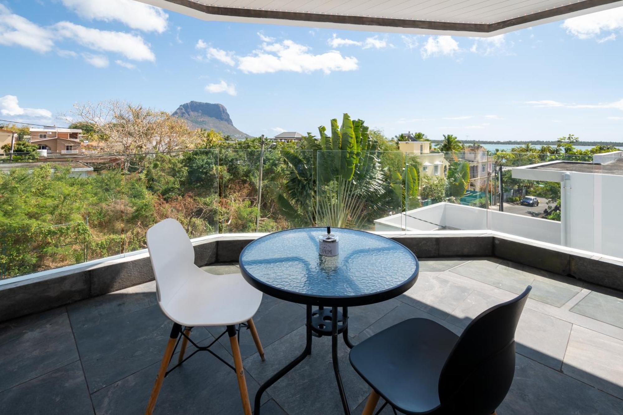 Twakila Sunset Suites Ла-Ґулет Екстер'єр фото