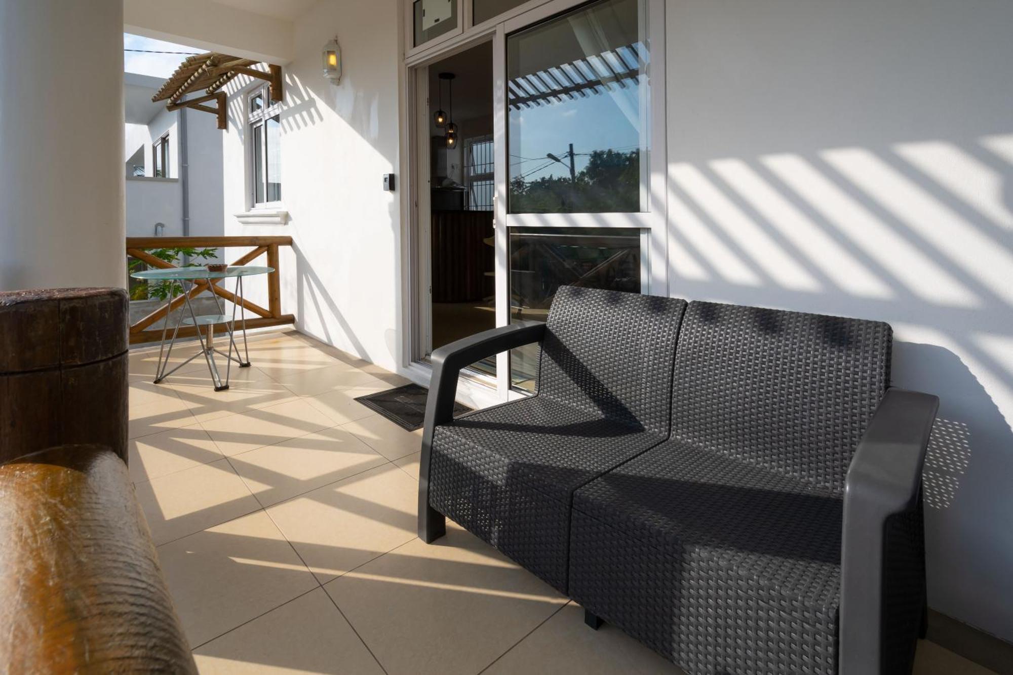 Twakila Sunset Suites Ла-Ґулет Екстер'єр фото